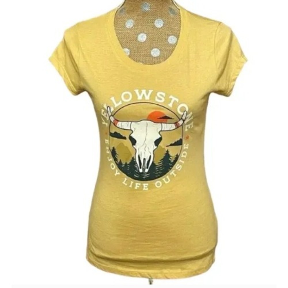 Wound Up Juniors Size Large Yellowstone Enjoy Life‎ Outside Graphic Tee
